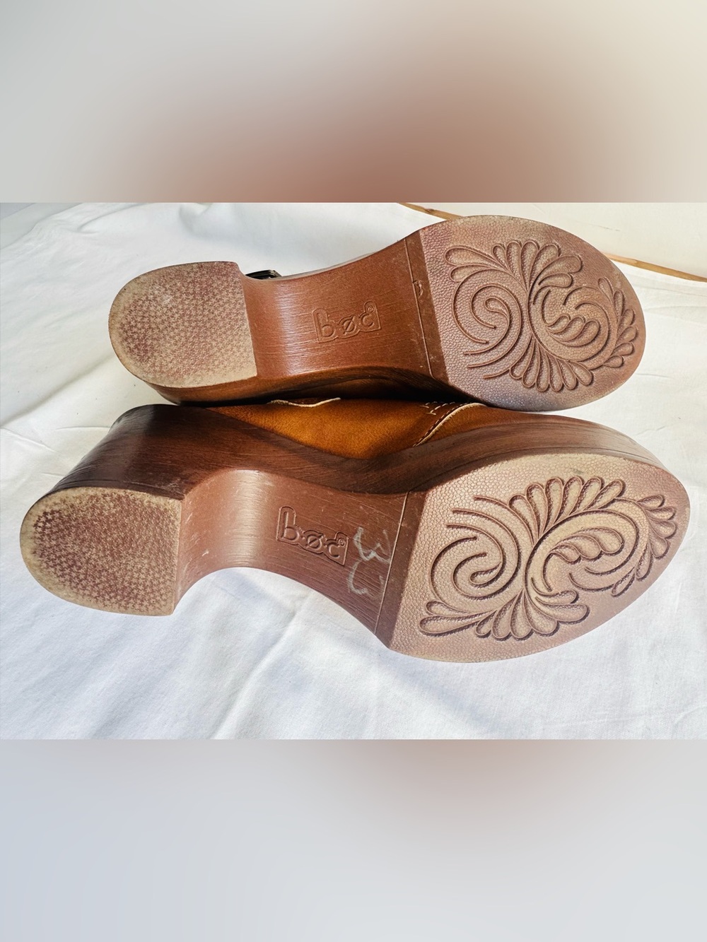 These are B.o.c Women's Cecila Clogs Size 7 - Picture 5 of 5